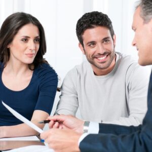 para zasięgająca porady prawnej u adwokata